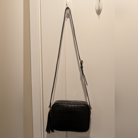 Mark and Graham Essential Crossbody Bag - Picture 4 of 7